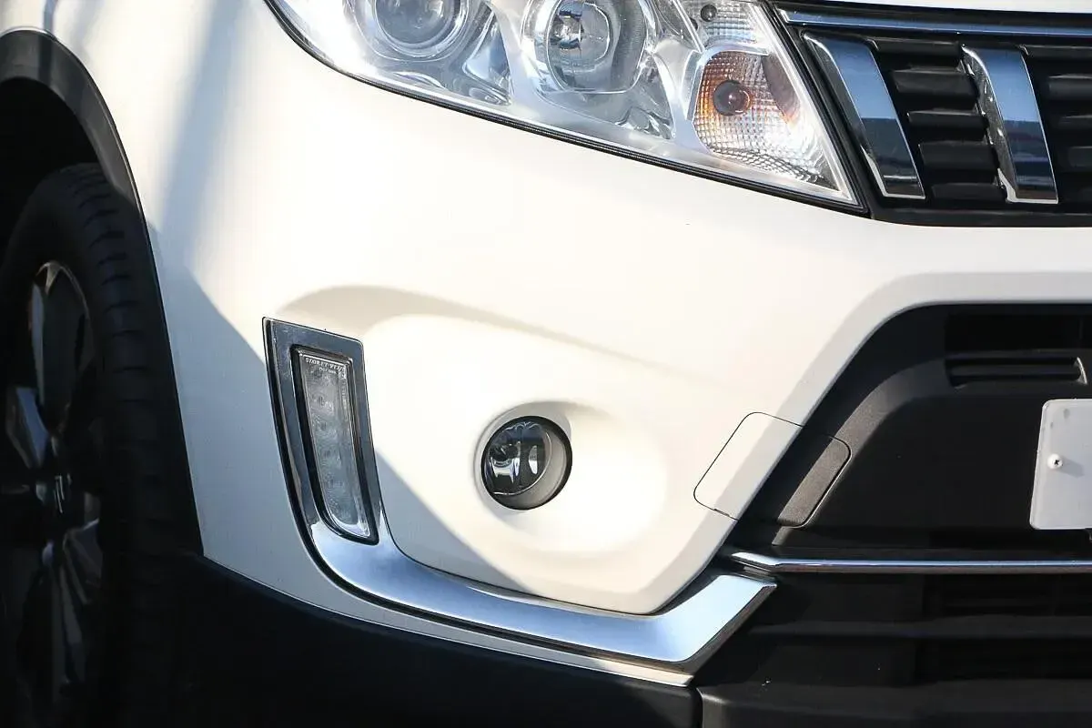 Used Suzuki Vitara SZ-T 2019 White SUV