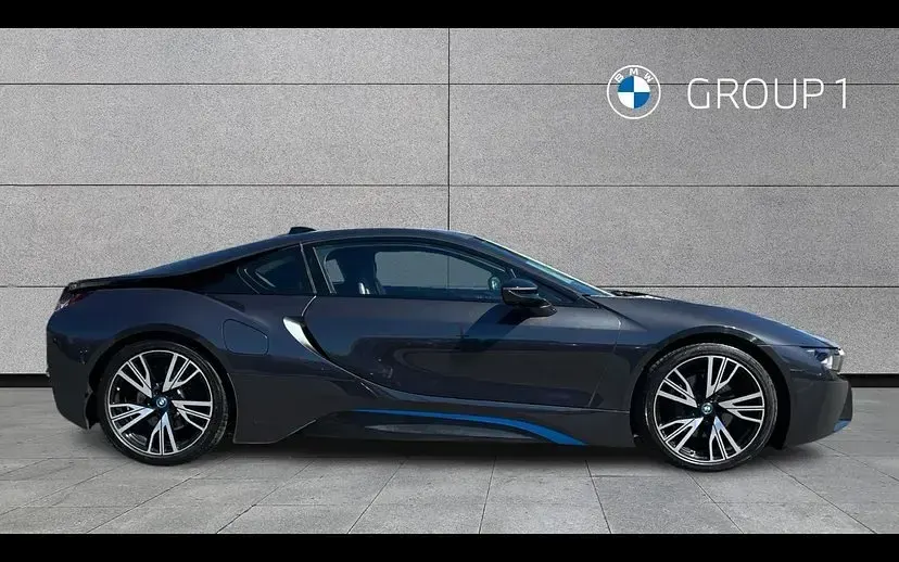 Used BMW i8 Comfort Edition 362 HP (266 kW) 2017 Sophisto grey / bmwi blue accent Coupe