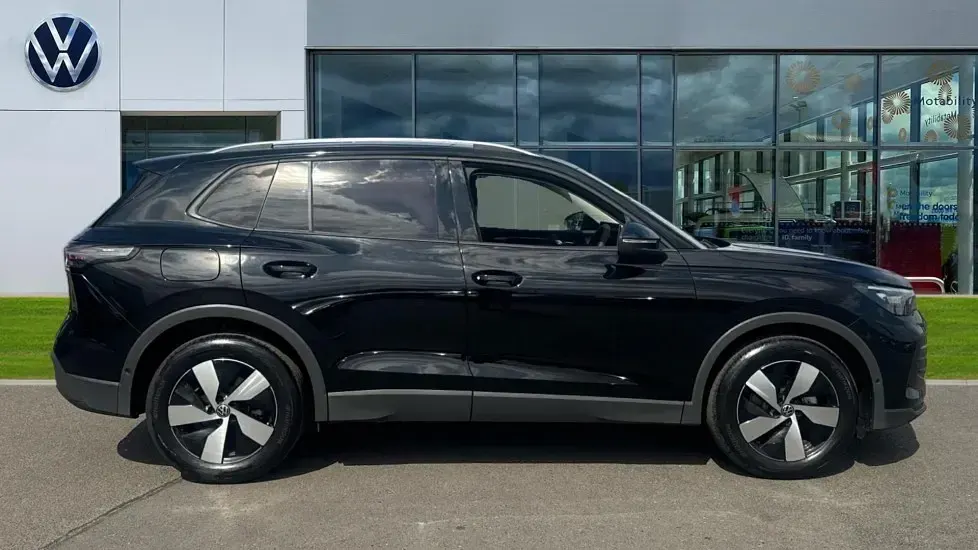 New VW Tiguan Match 150 HP (110 kW) 2026 Metallic  grenadilla black SUV