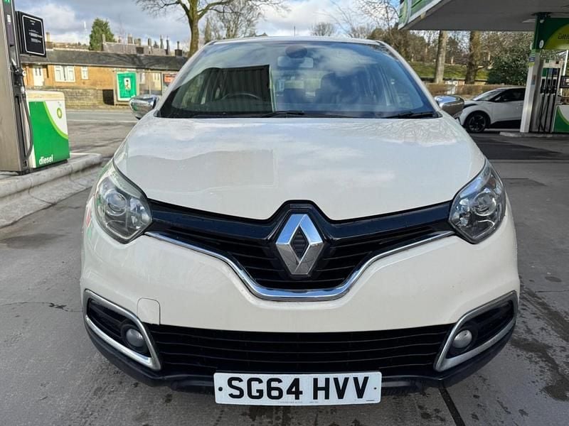 Used Renault Captur Dynamique 90 HP (66 kW) 2014 Cream SUV