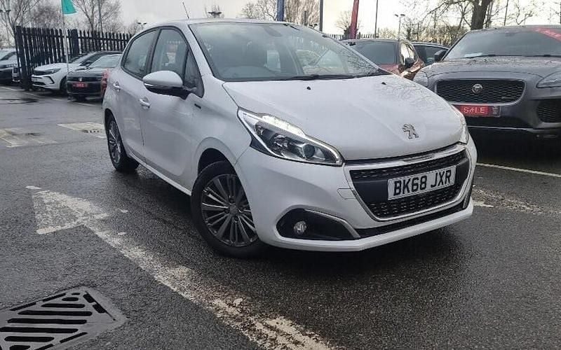Used 2019 Peugeot 208 Signature Sky Hatchback | £6,723 (Good price) - Image 1/1