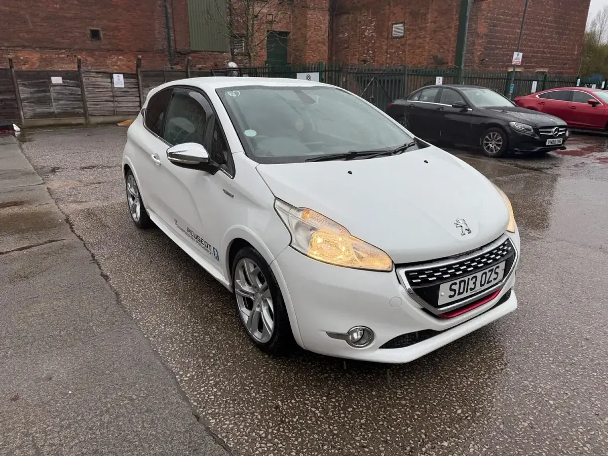 Used Peugeot 208 GTi 2013 White Hatchback