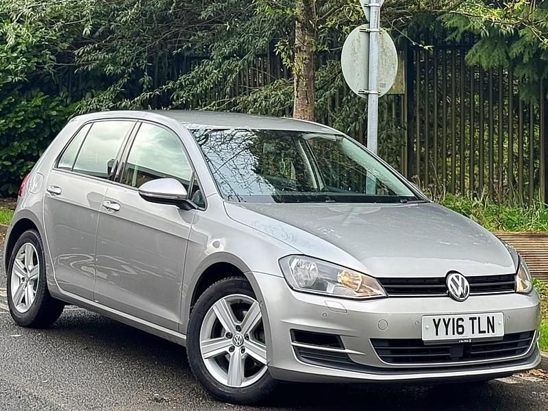 Used VW Golf VII Edition 125 HP (91 kW) 2016 Silver Hatchback