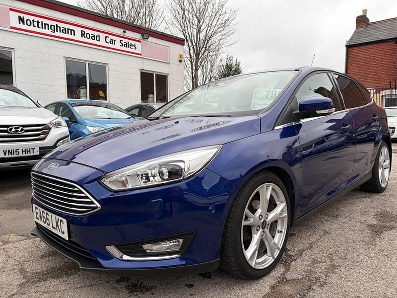 Used Ford Focus Titanium X 120 HP (88 kW) 2016 Blue Hatchback