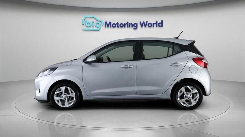 Used Hyundai i10 SE 84 HP (61 kW) 2023 Grey Hatchback