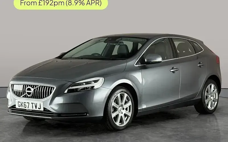 Begagnad Volvo V40 Inscription 120 HK (88 kW) 2019 Halvkombi