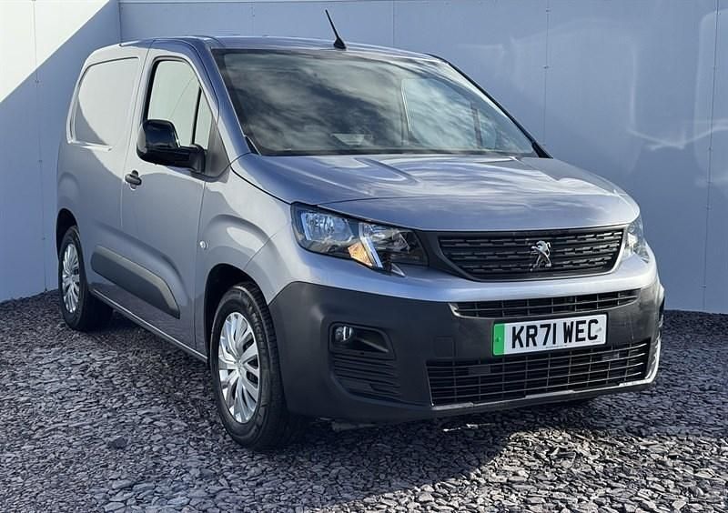 Grey Used 2022 Peugeot E-Partner Premium MPV | £11,500 - Image 1/4