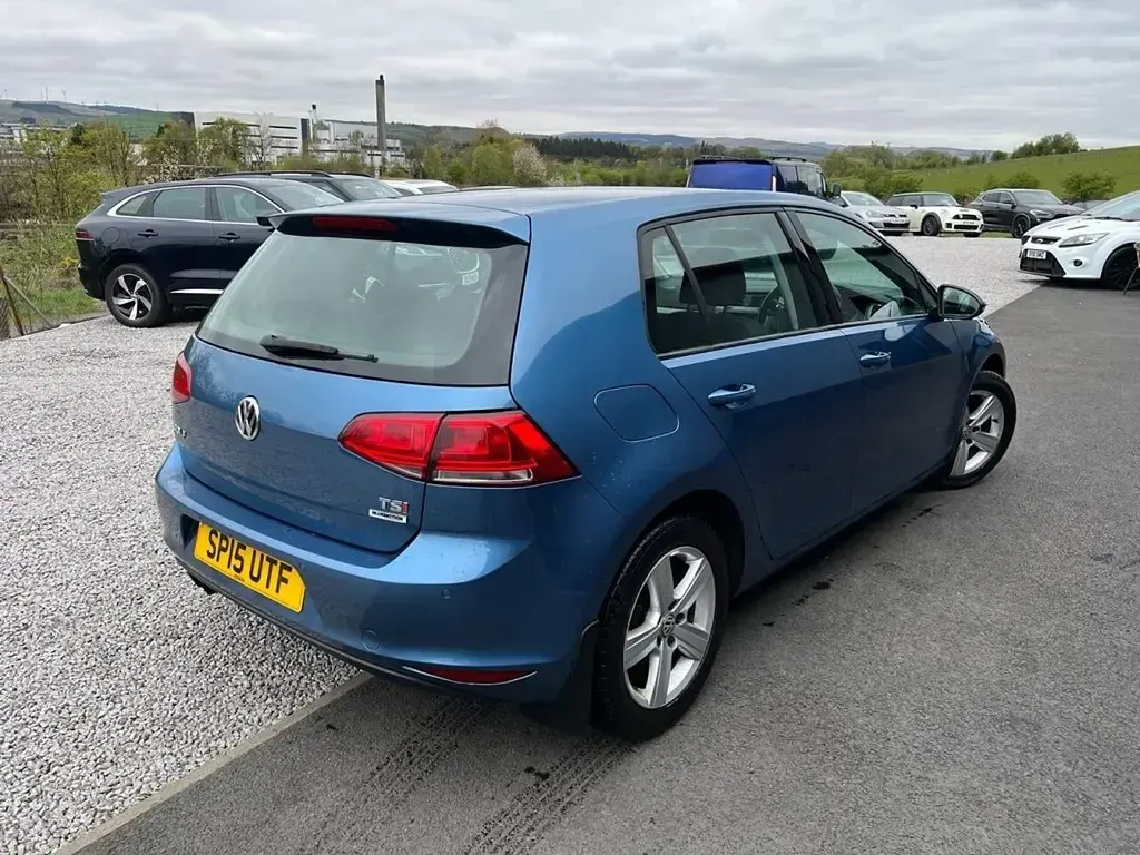 Used VW Golf VII Match 122 HP (89 kW) 2015 Blue Hatchback