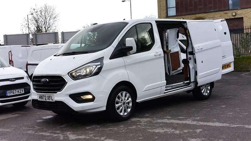 Used Ford Transit Custom Limited 130 HP (95 kW) 2022 White Van
