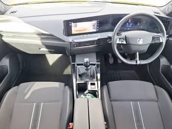 Used Vauxhall Astra 130 HP (95 kW) 2024 Yellow Hatchback