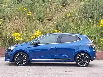 Used Renault Clio Techno 90 HP (66 kW) 2024 Blue Hatchback