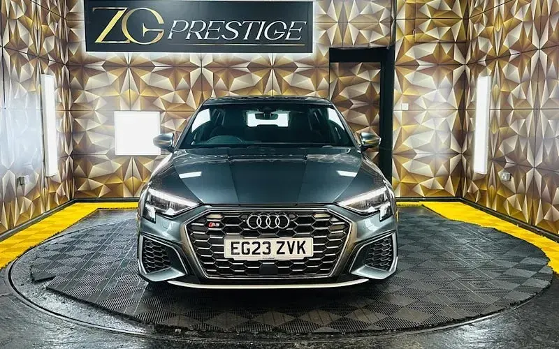 Usado Audi S3 Sportback Design 310 HP (228 kW) 2023 Cinzento Citadino