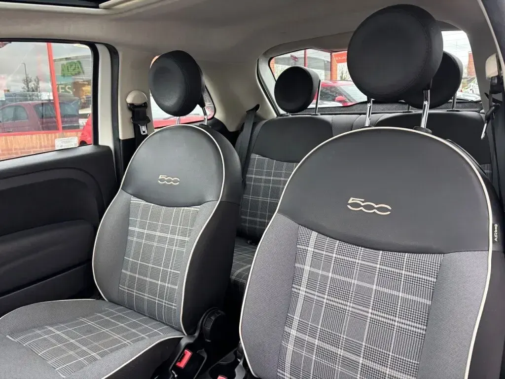 Used Fiat 500 Lounge 69 HP (50 kW) 2018 White Hatchback