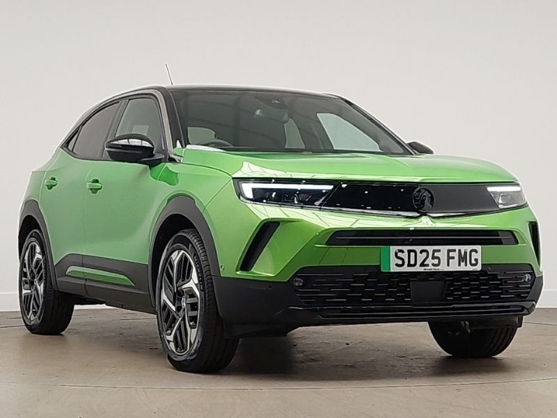Two coat premium metallic paint iconic green New 2025 Vauxhall Mokka Ultimate SUV | £22,998 (Super price) - Image 1/4