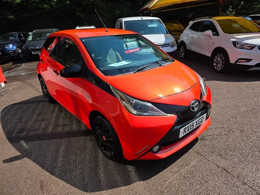Used Toyota Aygo X-cite 69 HP (50 kW) 2015 Orange Hatchback