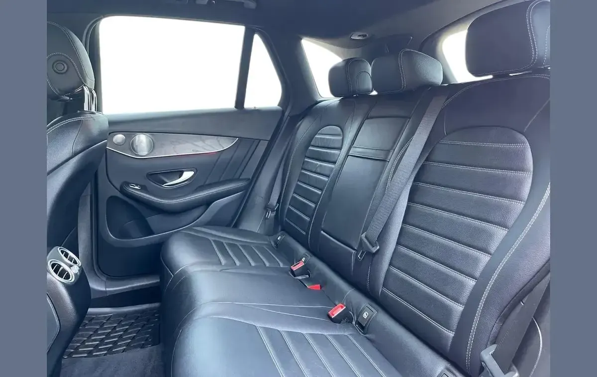 Used Mercedes GLC300 AMG Line Premium 241 HP (177 kW) 2019 Blue SUV
