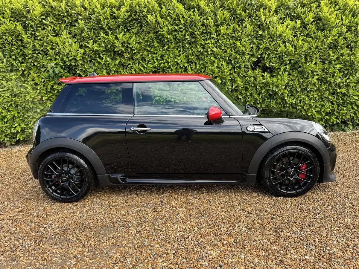 Used Mini John Cooper Works Hatch 211 HP (155 kW) 2011 Black Hatchback