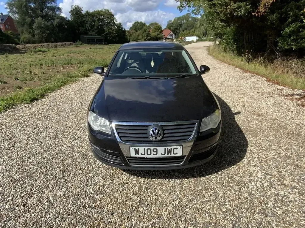 Second-hand VW Passat Highline 140 CP (102 kW) 2009 Negru Berlinǎ