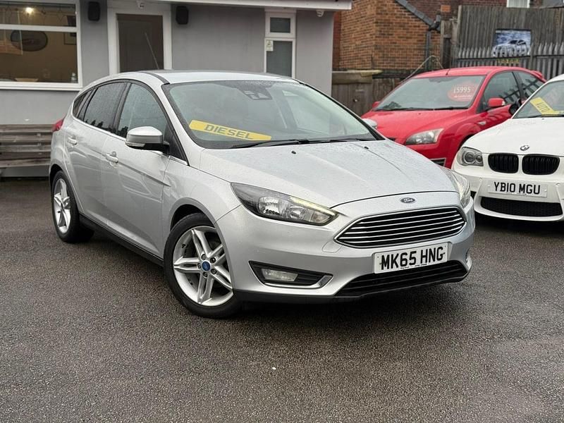 Used Ford Focus Titanium 120 HP (88 kW) 2015 Silver Hatchback