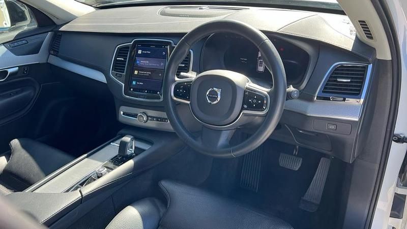 Used Volvo XC90 Plus 250 HP (183 kW) 2023 White SUV