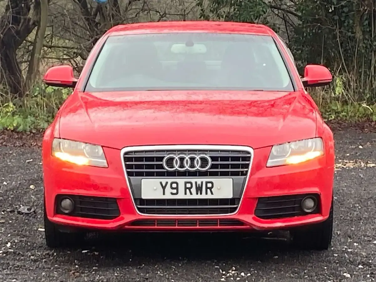 Second-hand Audi A4 2009 Roșu Berlinǎ