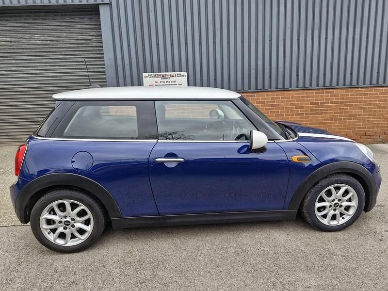 Usado Mini Cooper Hatch 136 HP (100 kW) 2016 Azul Citadino