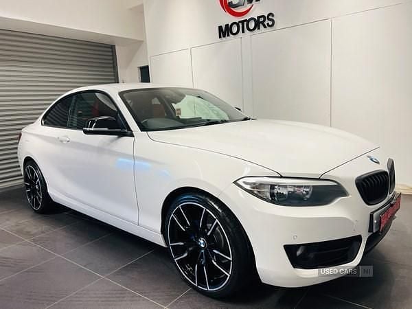 Used BMW 218 Sport Line 2014 White Coupe