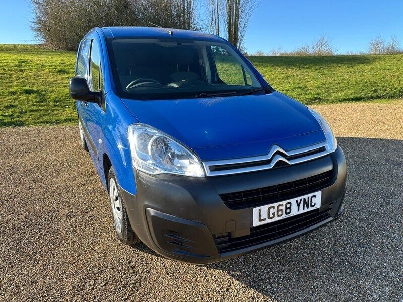 Blue Used 2018 Citroën Berlingo MPV | £8,275 (A bit pricey) - Image 1/4