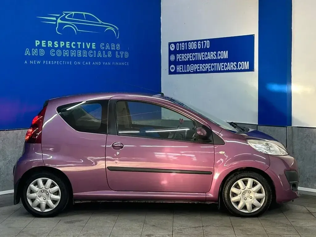 Used Peugeot 107 Active 68 HP (50 kW) 2013 Purple Hatchback