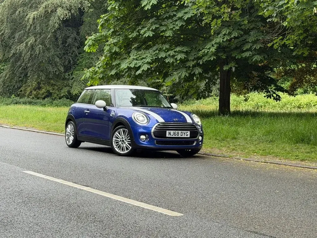 Used Mini Cooper Hatch 136 HP (100 kW) 2018 Blue Hatchback