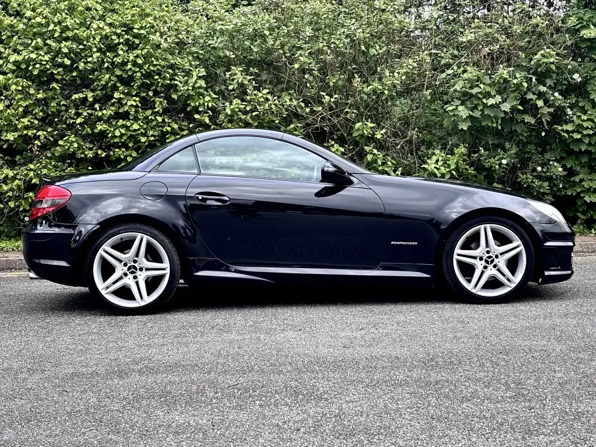 Used Mercedes SLK200 184 HP (135 kW) 2010 Black Cabriolet