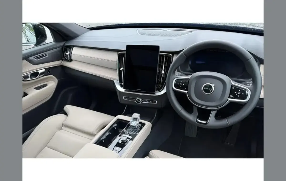 New Volvo XC90 Plus 455 HP (334 kW) 2026 Black SUV