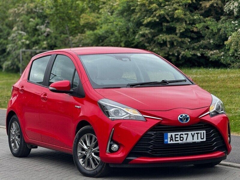 Red Used 2017 Toyota Yaris Hybrid Hatchback | £10,479 (Fair price) - Image 1/4