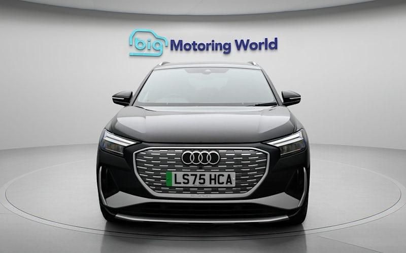 Second-hand Audi Q4 e-tron S-Line 210 kW (286 CP) 2025 Negru SUV