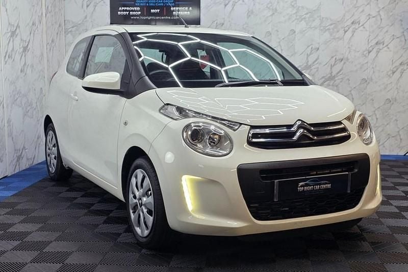 Used Citroën C1 Feel 68 HP (50 kW) 2015 White Hatchback