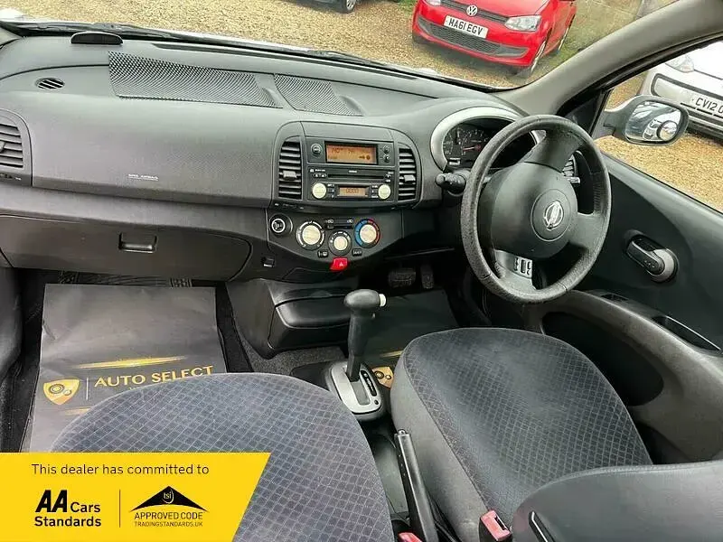 Used Nissan Micra SE 80 HP (58 kW) 2004 Silver Hatchback