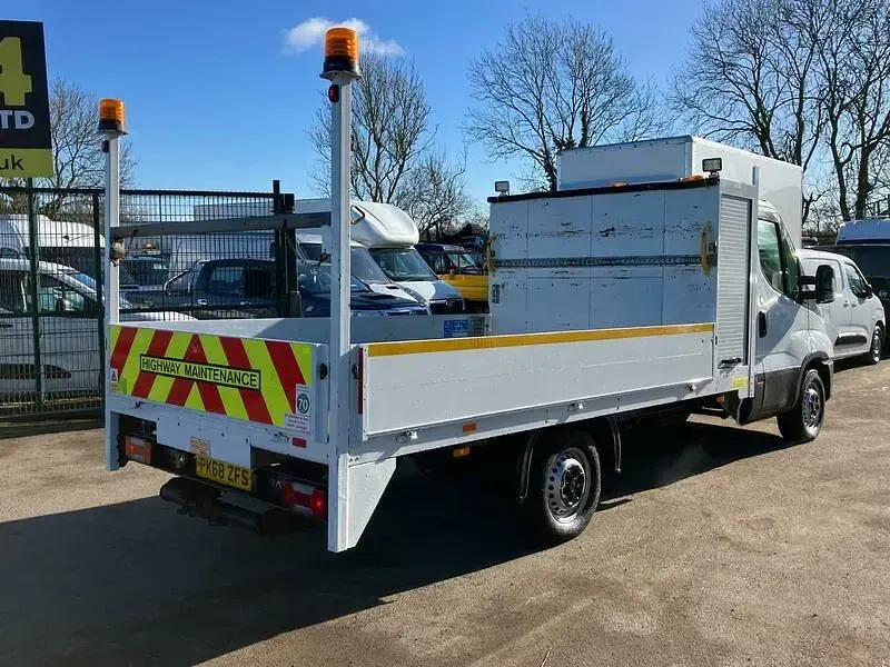 Used Iveco Daily 140 HP (102 kW) 2018 White Cabriolet
