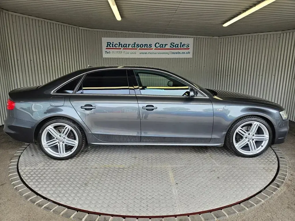 Used Audi A4 S-Line 177 HP (130 kW) 2014 Grey Sedan