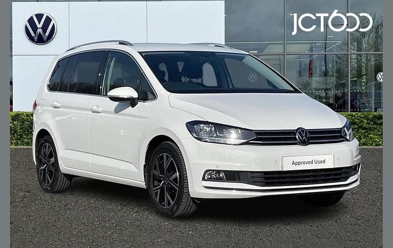 Used VW Touran SEL 150 HP (110 kW) 2021 White MPV