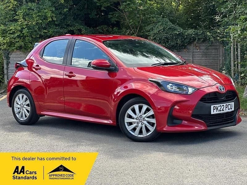 Red Used 2022 Toyota Yaris Hybrid Hatchback | £12,790 (Super price) - Image 1/4