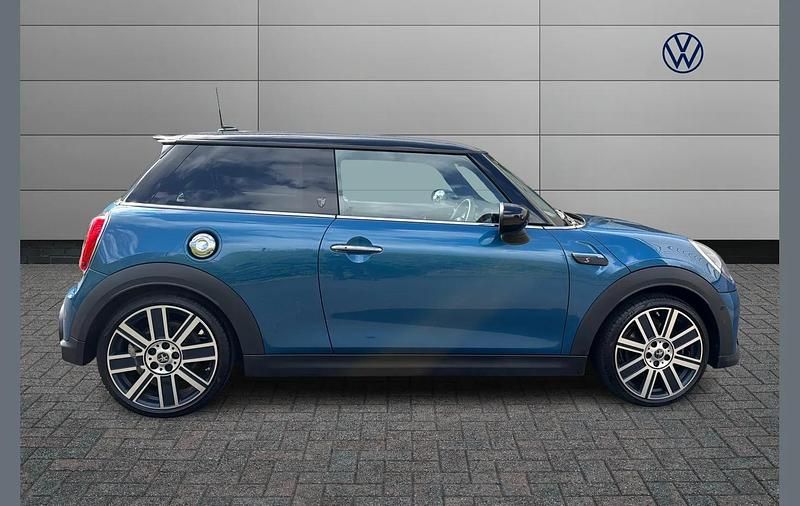 Used Mini Cooper S Exclusive 176 HP (129 kW) 2024 Blue Hatchback