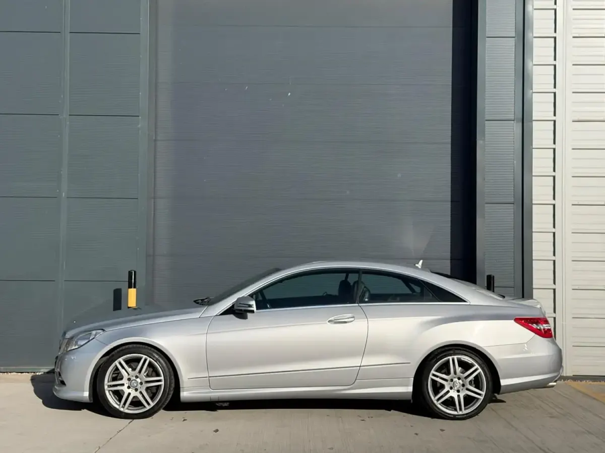 Begagnad Mercedes E250 2013 Silver Sportkupé