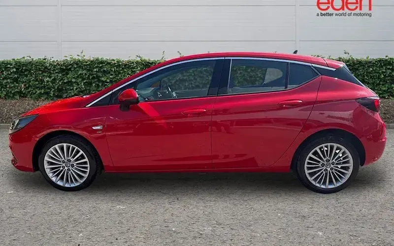Used Vauxhall Astra Elite 145 HP (106 kW) 2020 Red Hatchback