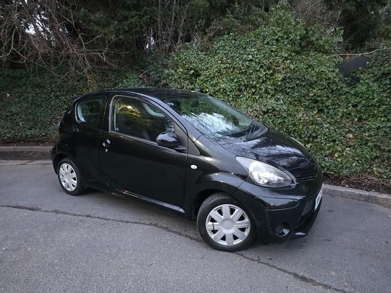 Used Toyota Aygo 68 HP (50 kW) 2012 Black Hatchback