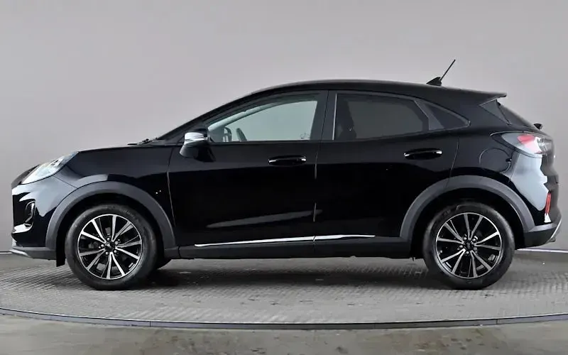 Usado Ford Puma Titanium 155 CV (114 kW) 2023 Negro SUV