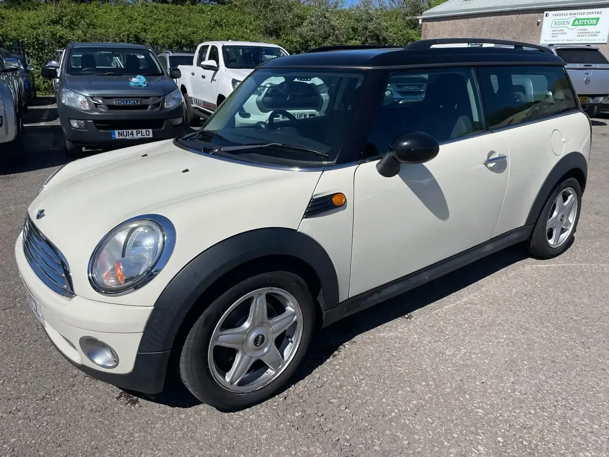 Used Mini Cooper Clubman 2010 White Estate