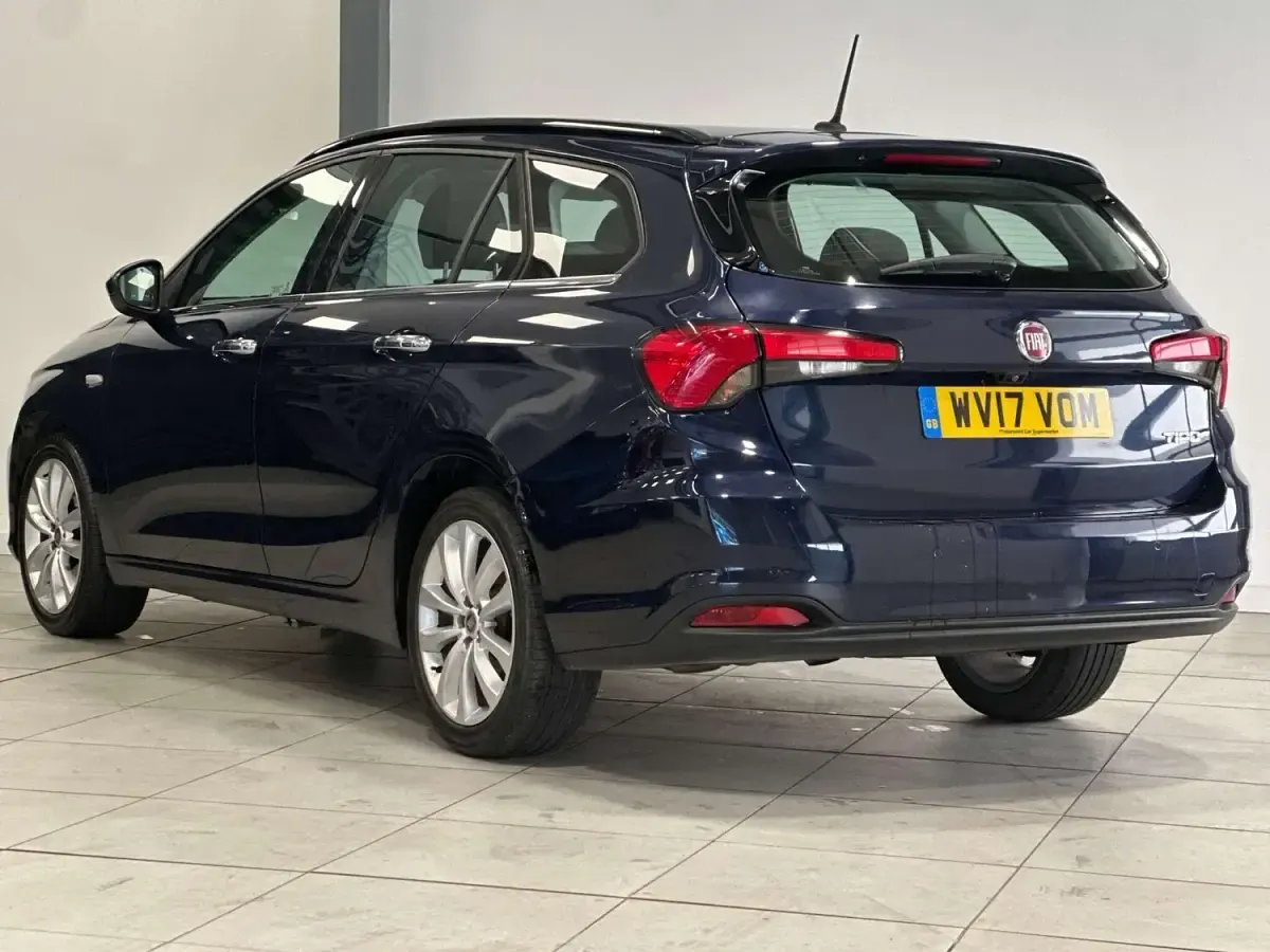Used Fiat Tipo Lounge 120 HP (88 kW) 2017 Blue Estate