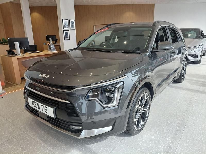 Interstellar grey New 2025 Kia Niro SUV | £34,629 - Image 1/4