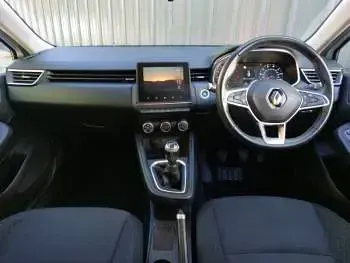 Used Renault Clio V Iconic 100 HP (73 kW) 2020 White Hatchback
