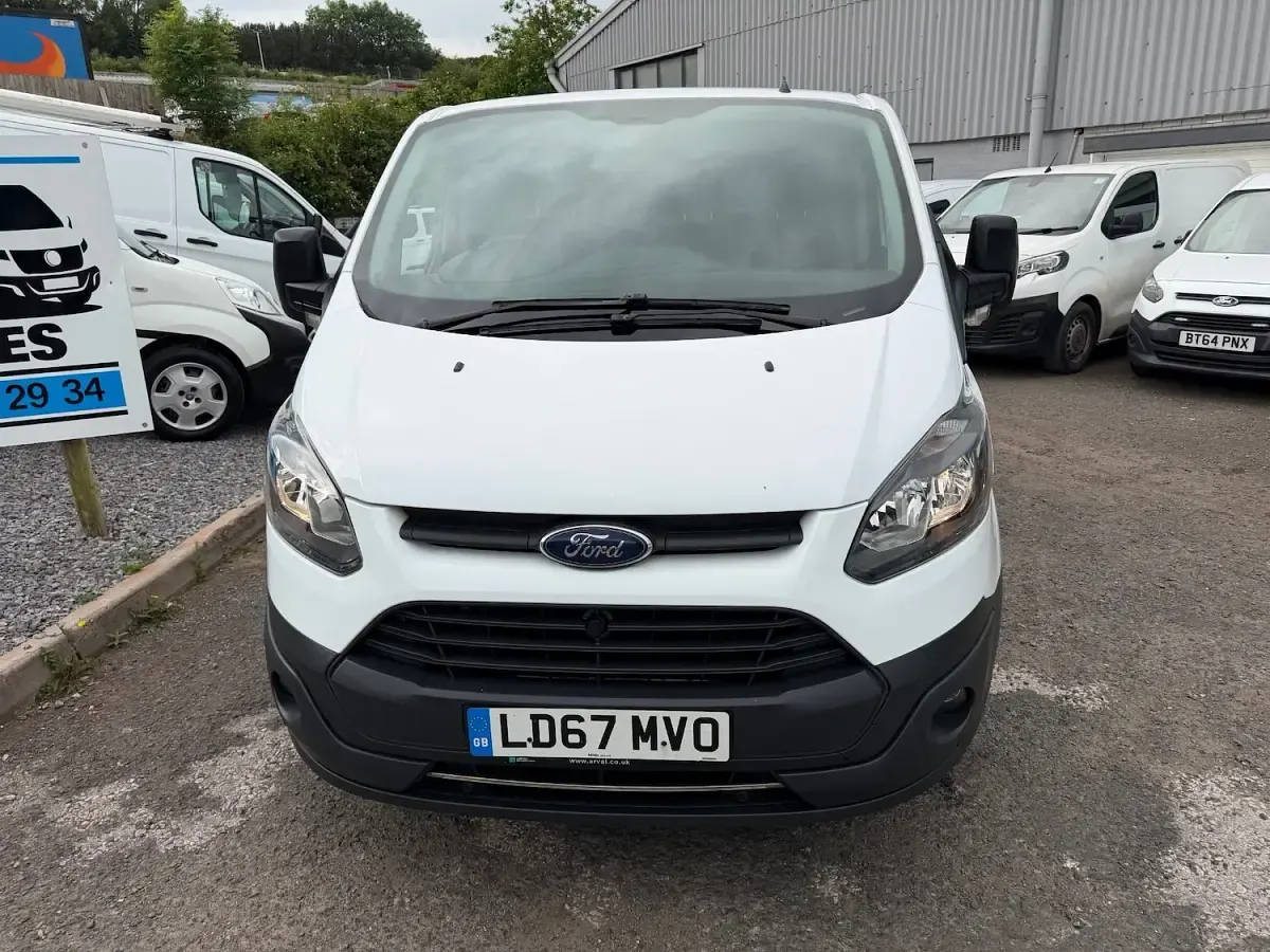 Used Ford Transit Custom 105 HP (77 kW) 2018 White Van